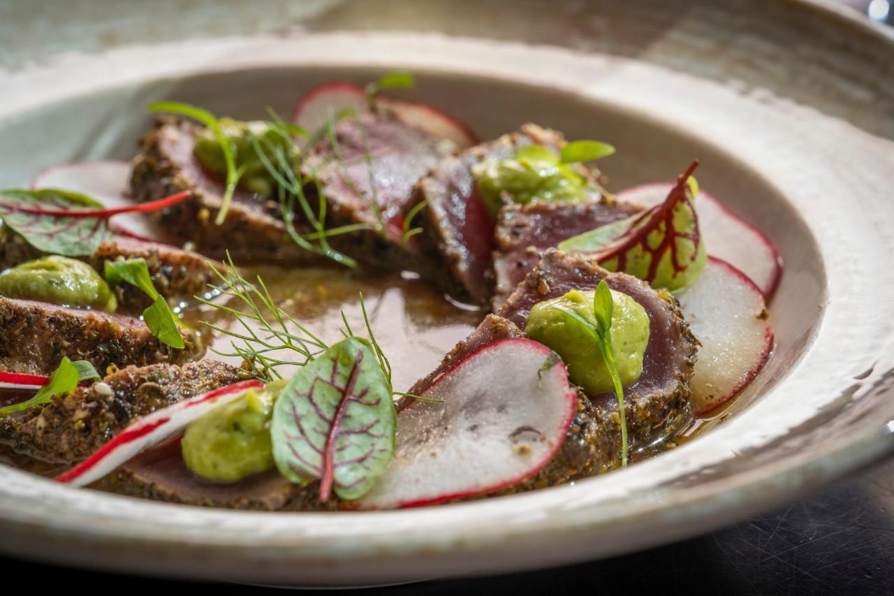 Kimpton Epic Hotel By Ihg Miami Ngoại thất bức ảnh A dish of cured and smoked fish