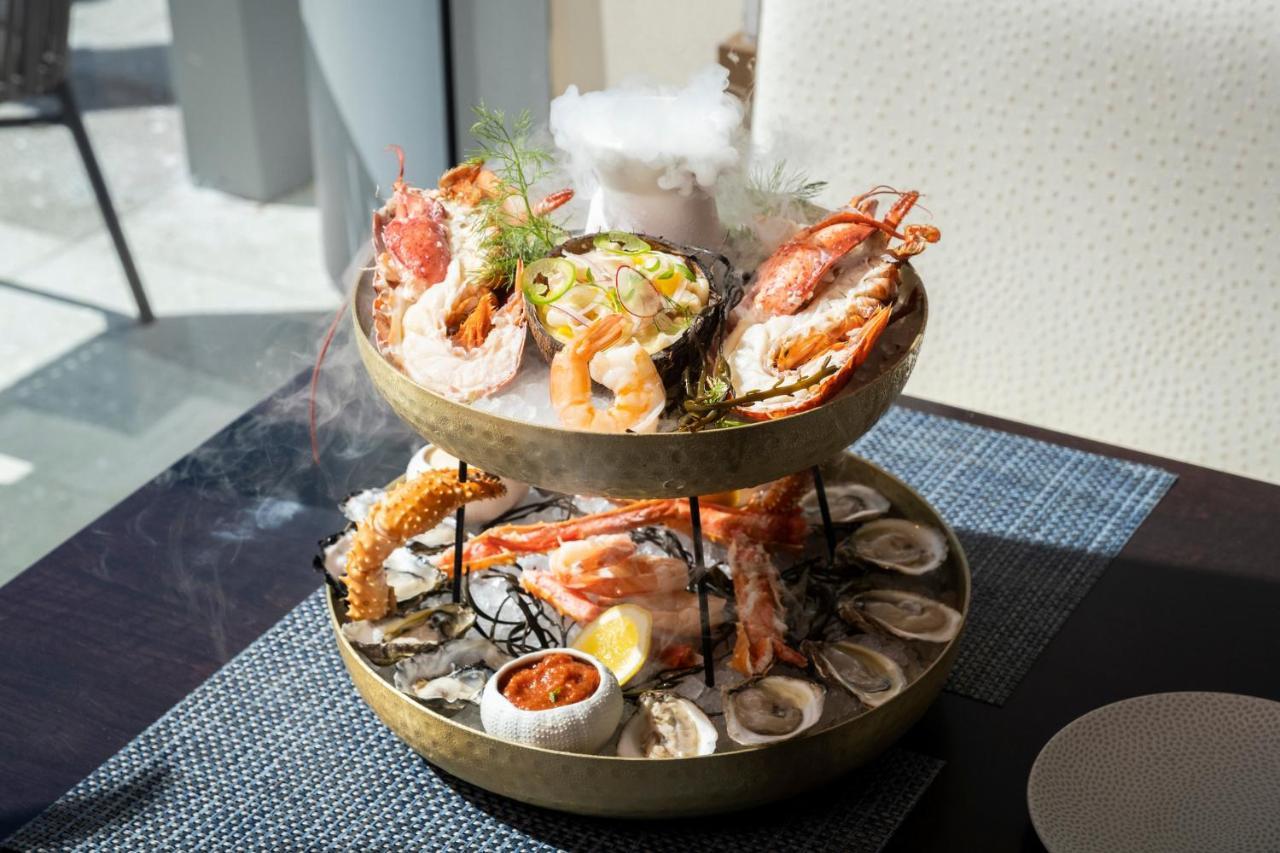 Kimpton Epic Hotel By Ihg Miami Ngoại thất bức ảnh A seafood platter