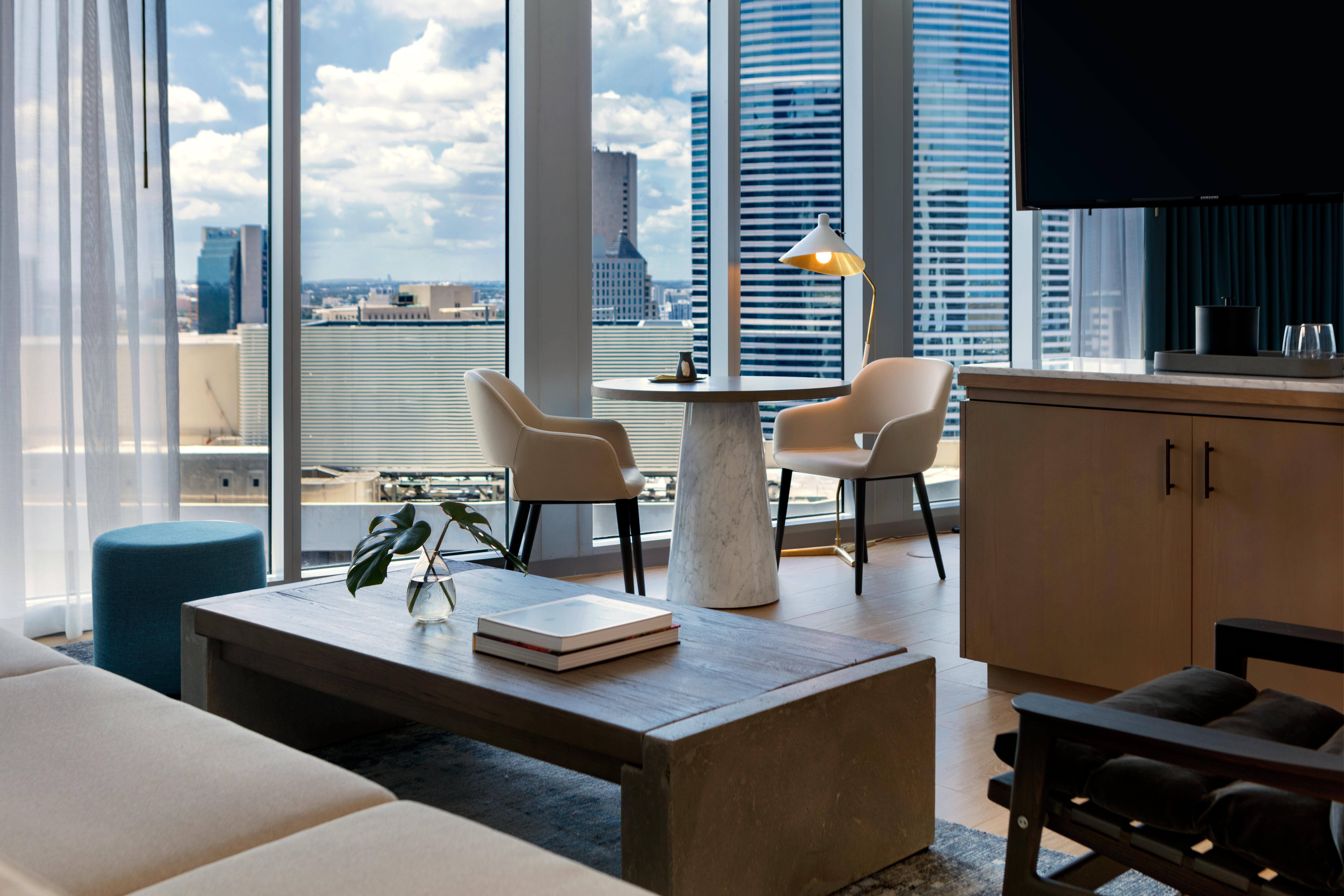 Kimpton Epic Hotel By Ihg Miami Ngoại thất bức ảnh A guest room at the hotel