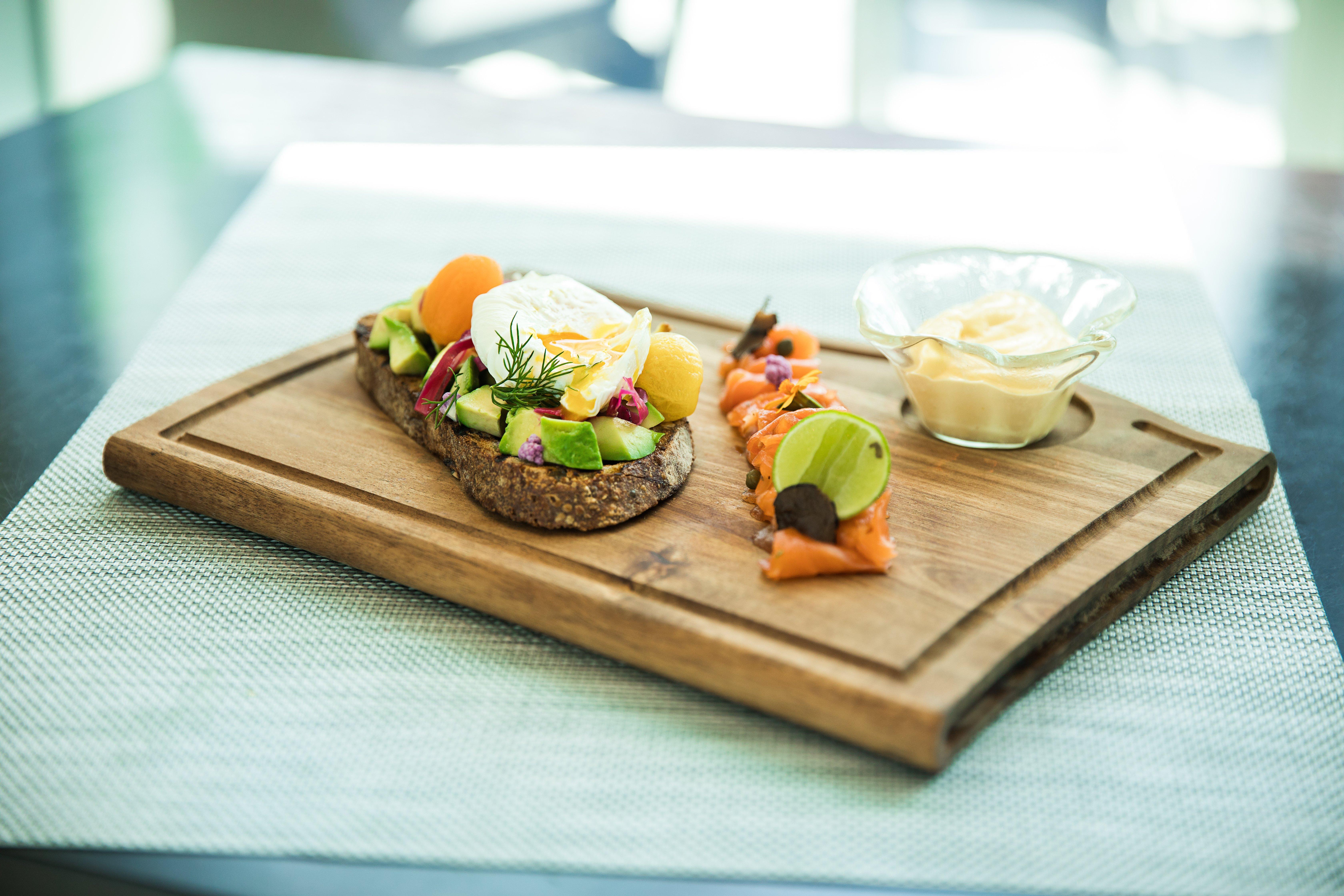 Kimpton Epic Hotel By Ihg Miami Ngoại thất bức ảnh A wooden cutting board