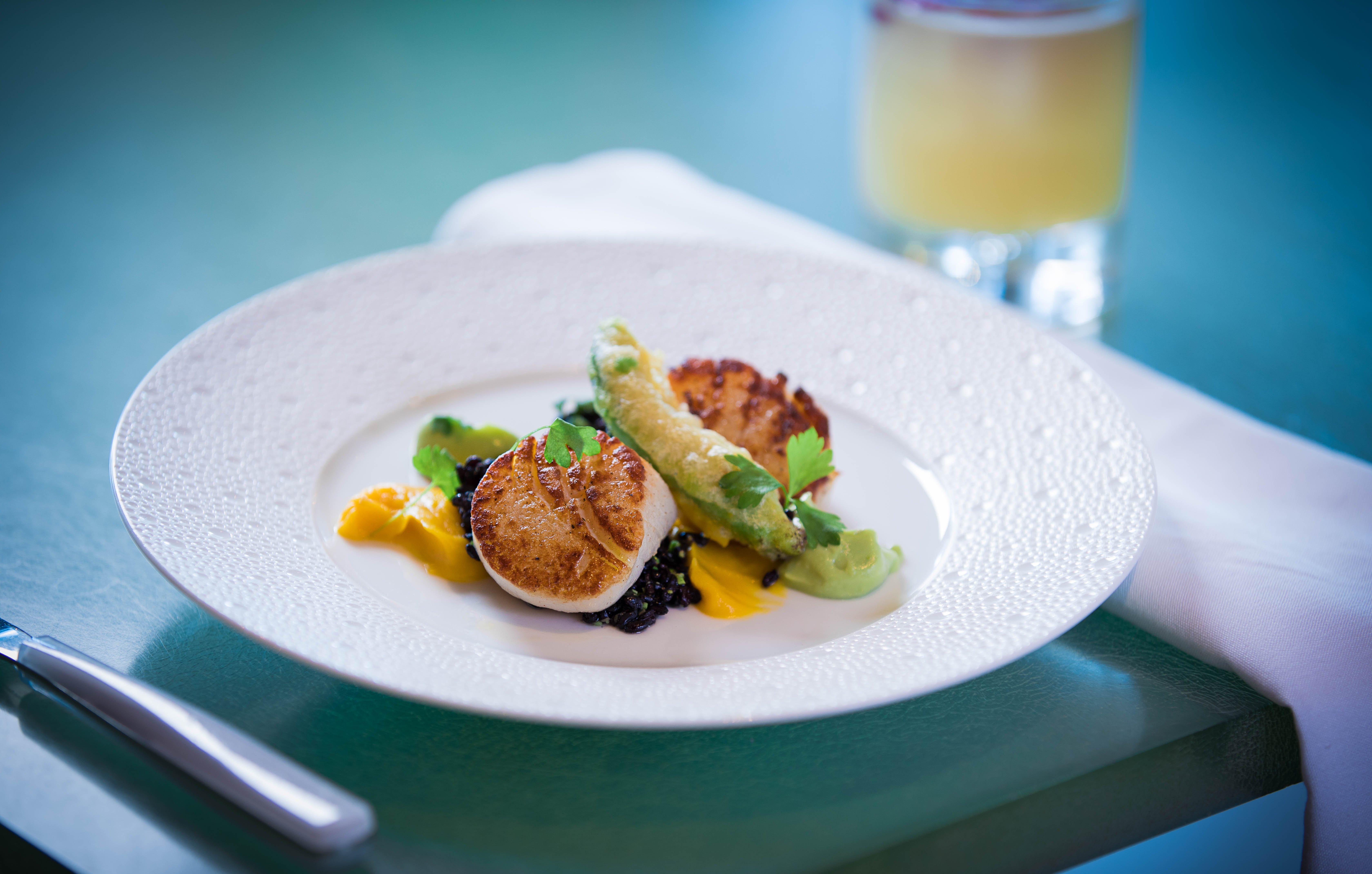 Kimpton Epic Hotel By Ihg Miami Ngoại thất bức ảnh Scallops with black pudding and mango